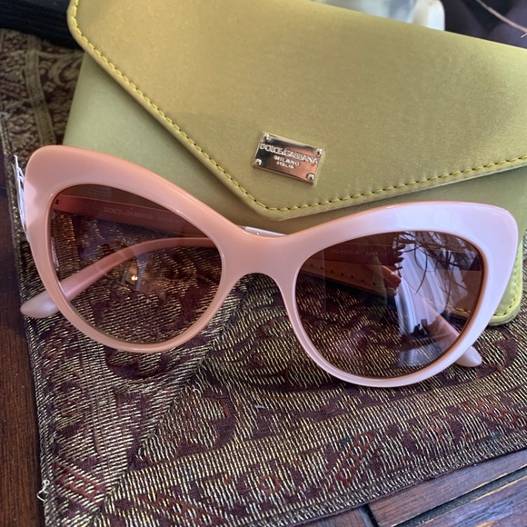 Authentic DOLCE & GABBANA 52mm Cat crystals Acetate sunglasses - Picture 11 of 12